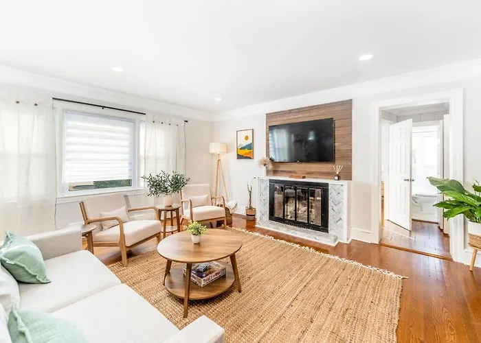 Ardmore Neighborhood Gem - Pet And Kid Friendly Holiday home Winston-Salem