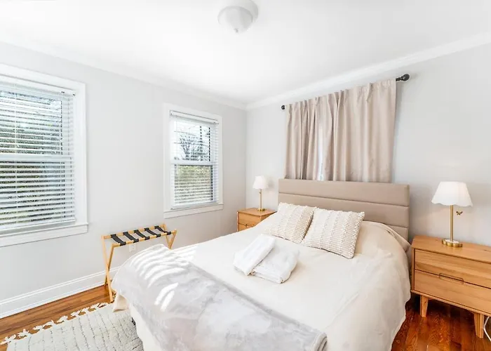 Holiday home Ardmore Neighborhood Gem - Pet And Kid Friendly *