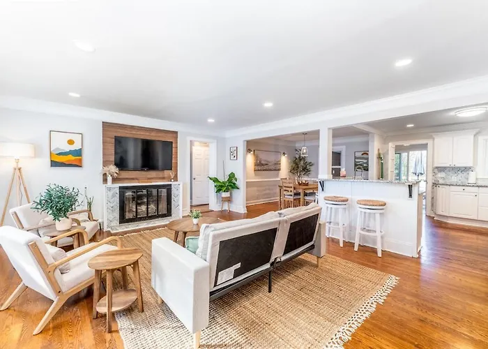 Ardmore Neighborhood Gem - Pet And Kid Friendly
