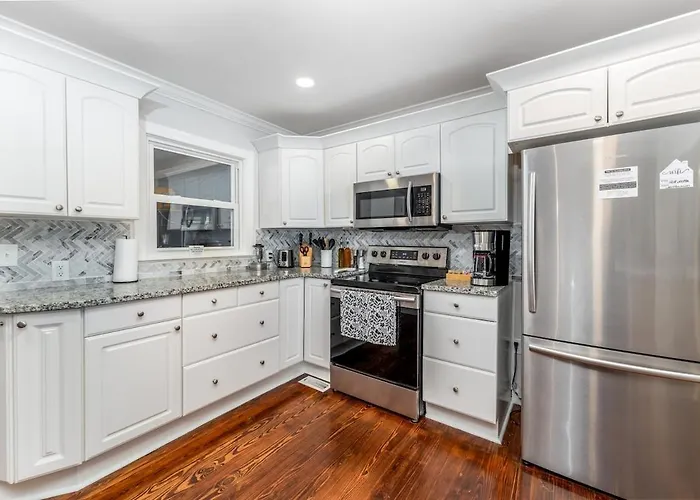 Ardmore Neighborhood Gem - Pet And Kid Friendly Holiday home