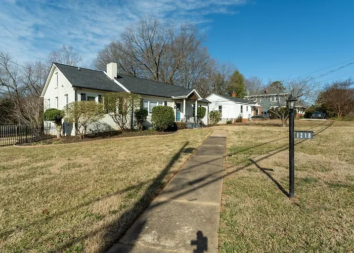Holiday home Ardmore Neighborhood Gem - Pet And Kid Friendly