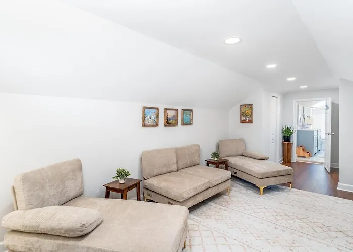 Ardmore Neighborhood Gem - Pet And Kid Friendly Holiday home