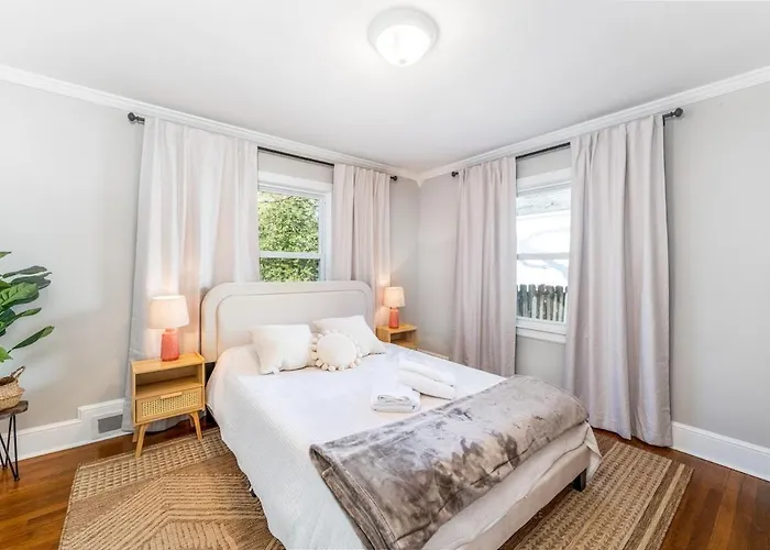 Ardmore Neighborhood Gem - Pet And Kid Friendly