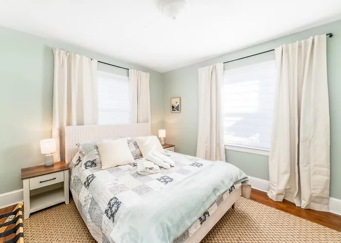 Ardmore Neighborhood Gem - Pet And Kid Friendly Holiday home *